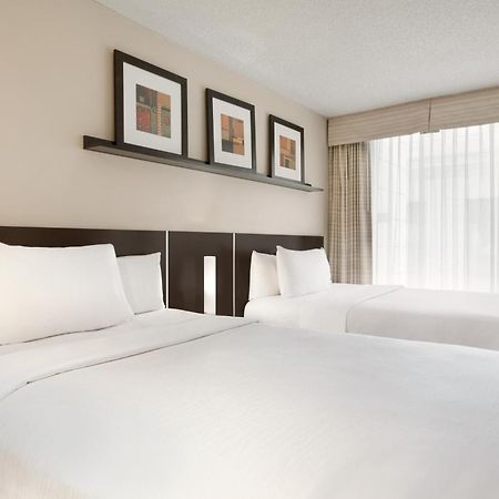 เอ็มบาสซี สวีท บาย ฮิลตัน ดาวน์ทาวน์ มอนทรีออล Hotel มอนทรีอัล ภายนอก รูปภาพ