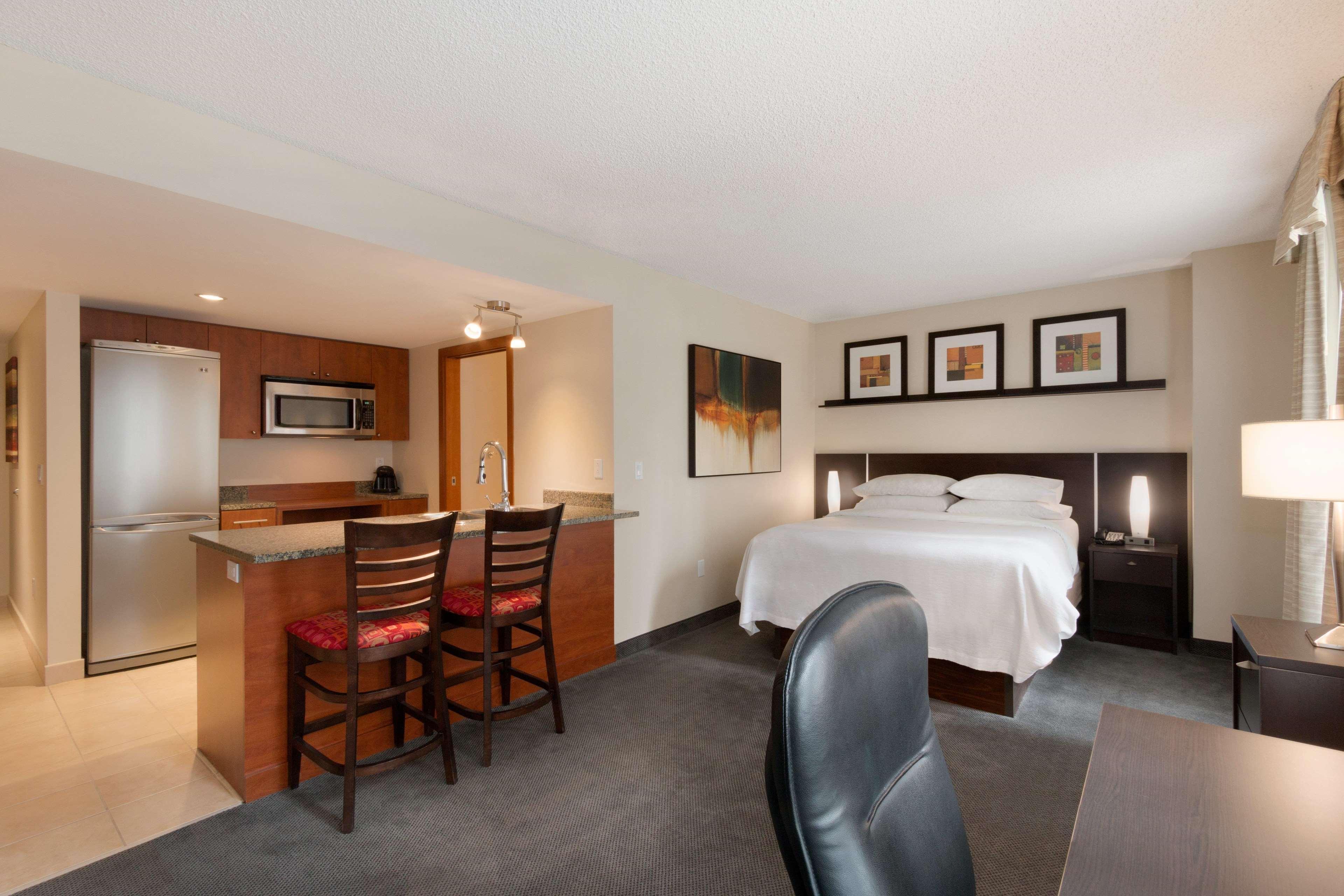เอ็มบาสซี สวีท บาย ฮิลตัน ดาวน์ทาวน์ มอนทรีออล Hotel มอนทรีอัล ภายนอก รูปภาพ