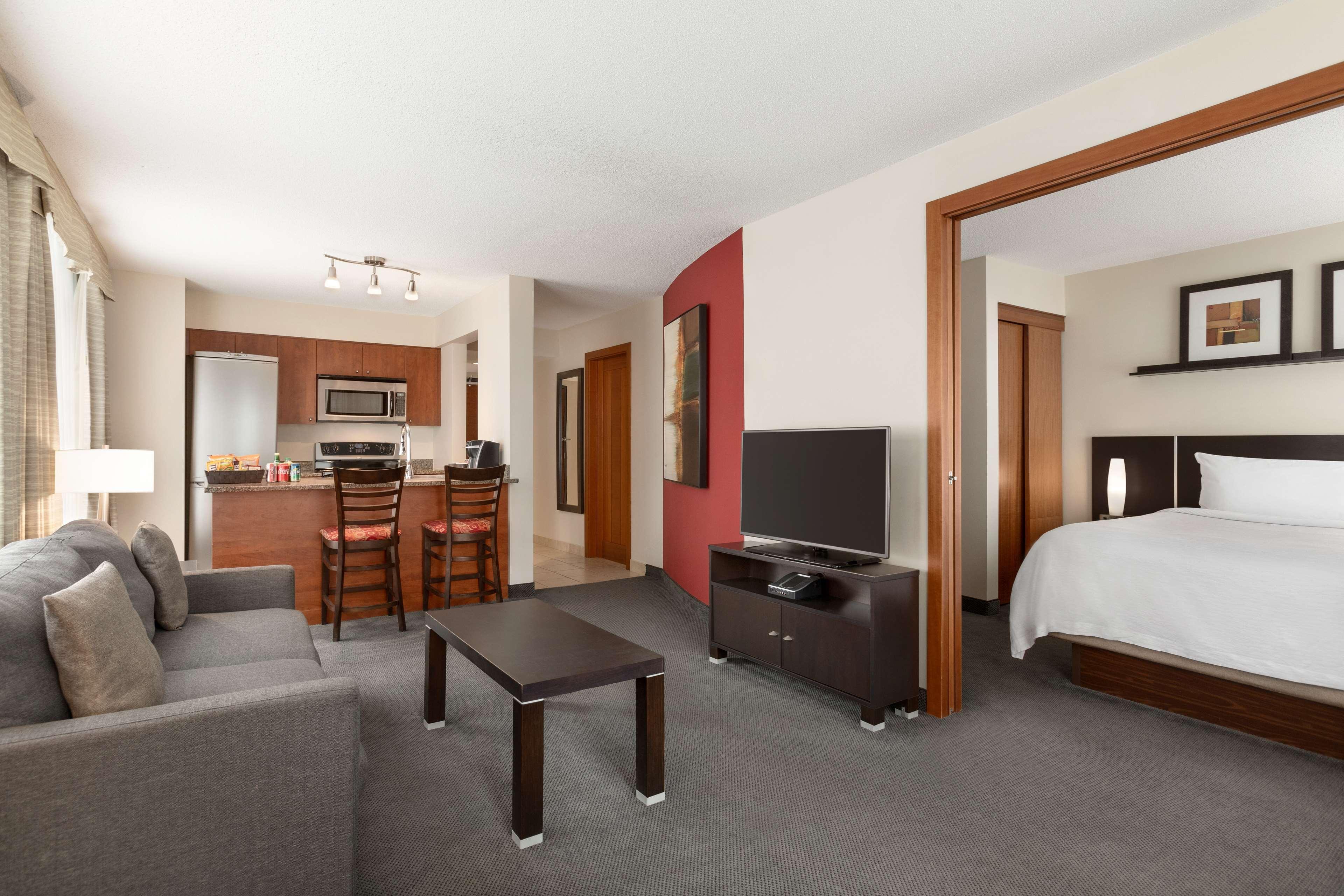 เอ็มบาสซี สวีท บาย ฮิลตัน ดาวน์ทาวน์ มอนทรีออล Hotel มอนทรีอัล ภายนอก รูปภาพ