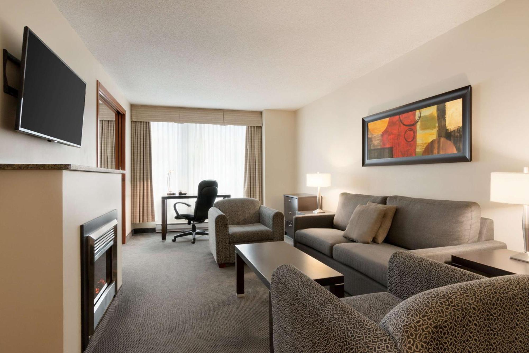 เอ็มบาสซี สวีท บาย ฮิลตัน ดาวน์ทาวน์ มอนทรีออล Hotel มอนทรีอัล ภายนอก รูปภาพ