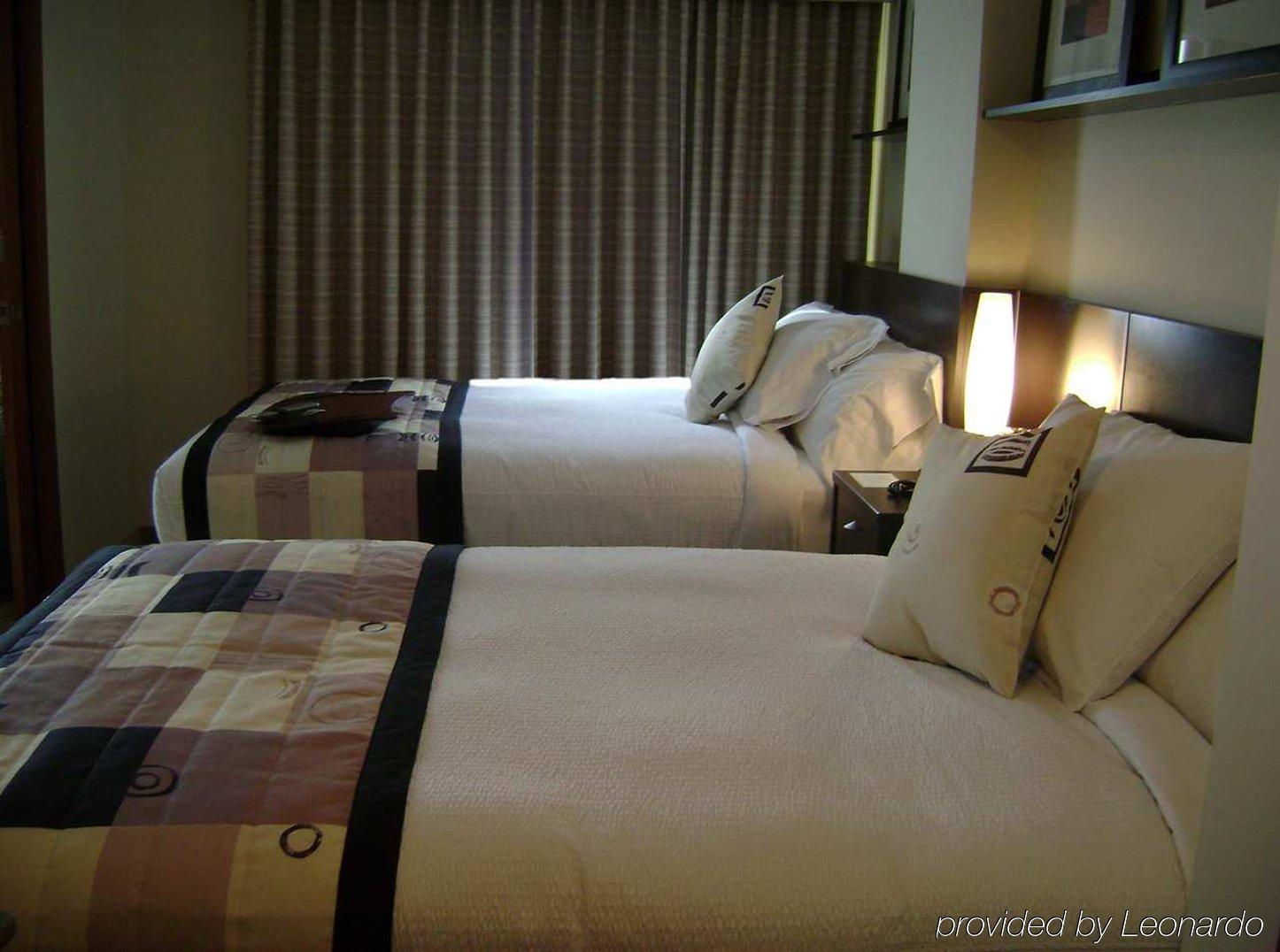 เอ็มบาสซี สวีท บาย ฮิลตัน ดาวน์ทาวน์ มอนทรีออล Hotel มอนทรีอัล ห้อง รูปภาพ