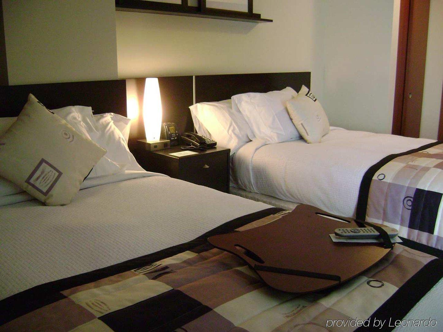 เอ็มบาสซี สวีท บาย ฮิลตัน ดาวน์ทาวน์ มอนทรีออล Hotel มอนทรีอัล ห้อง รูปภาพ