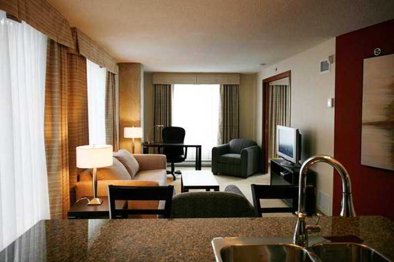 เอ็มบาสซี สวีท บาย ฮิลตัน ดาวน์ทาวน์ มอนทรีออล Hotel มอนทรีอัล ภายนอก รูปภาพ